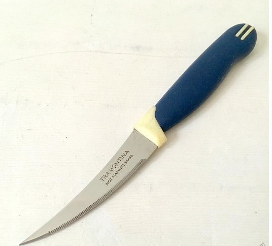 Ножик кухонный с пластиковой ручкой