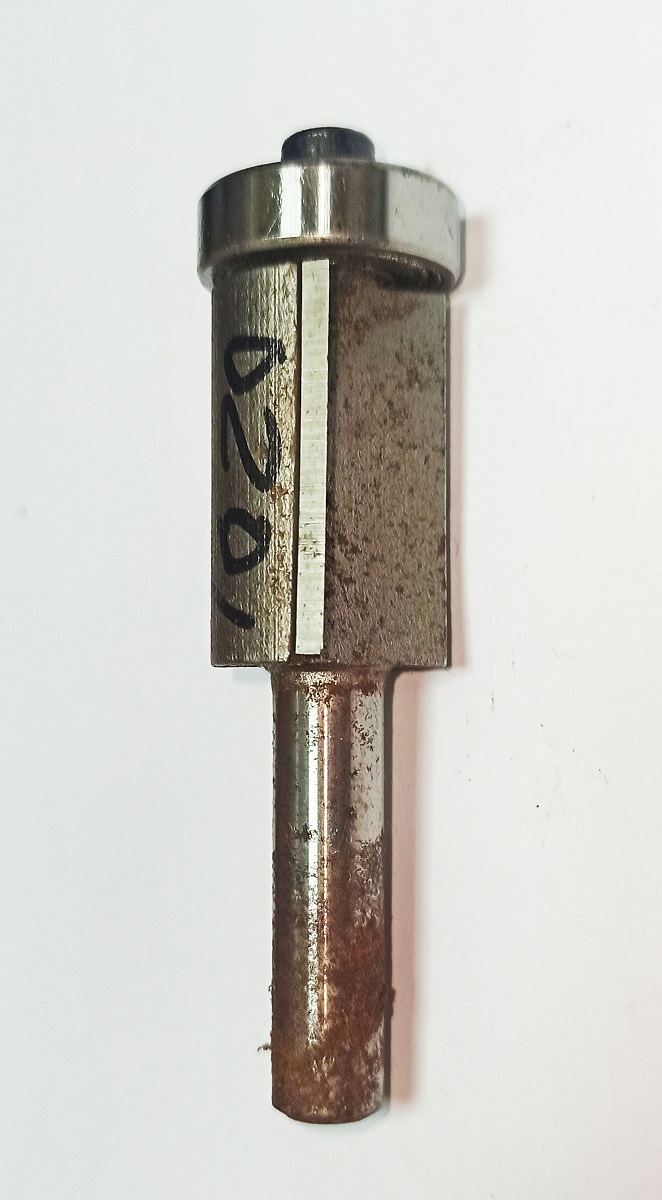 Фреза кромочная прямая Globus с нижним подшипником D13 H13 (1020)